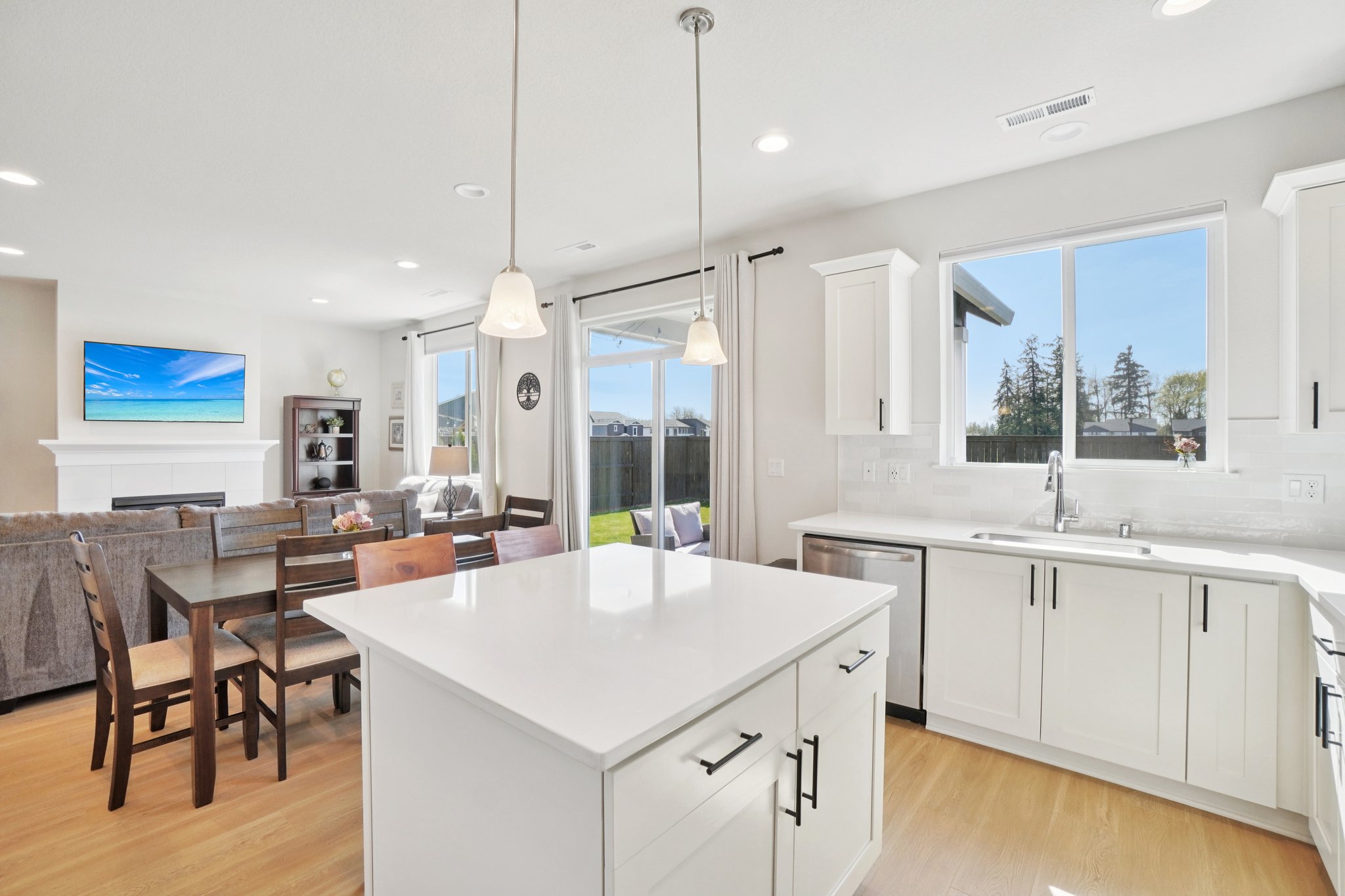 S 3rd St-S1104-018.jpg