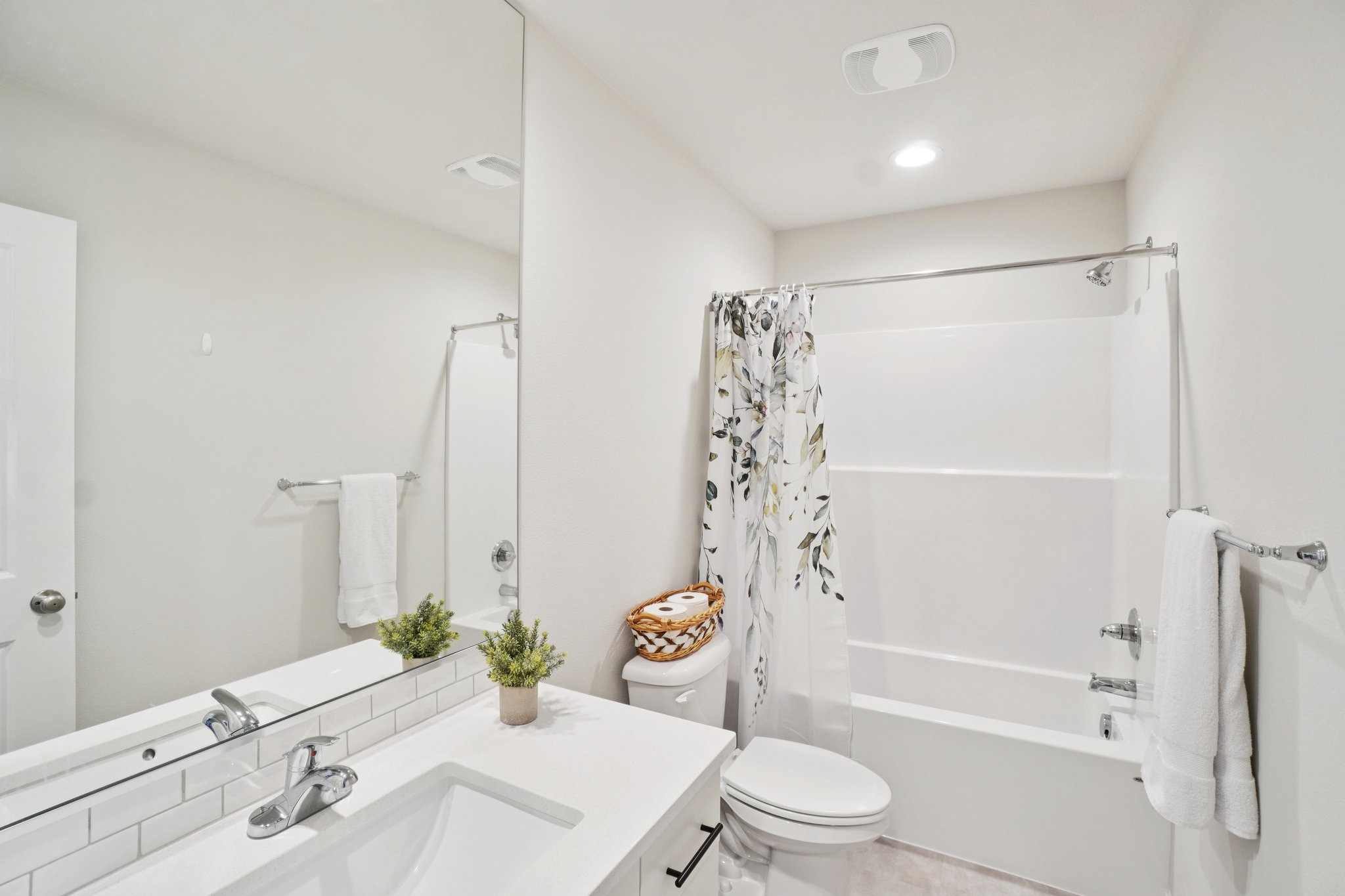 S 3rd St-S1104-042.jpg