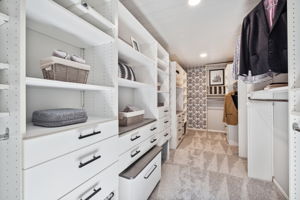 27_Interior