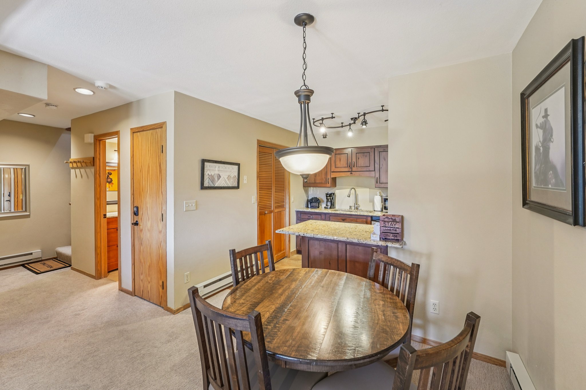 4 O'Clock Rd D1-S0910-008r.jpg