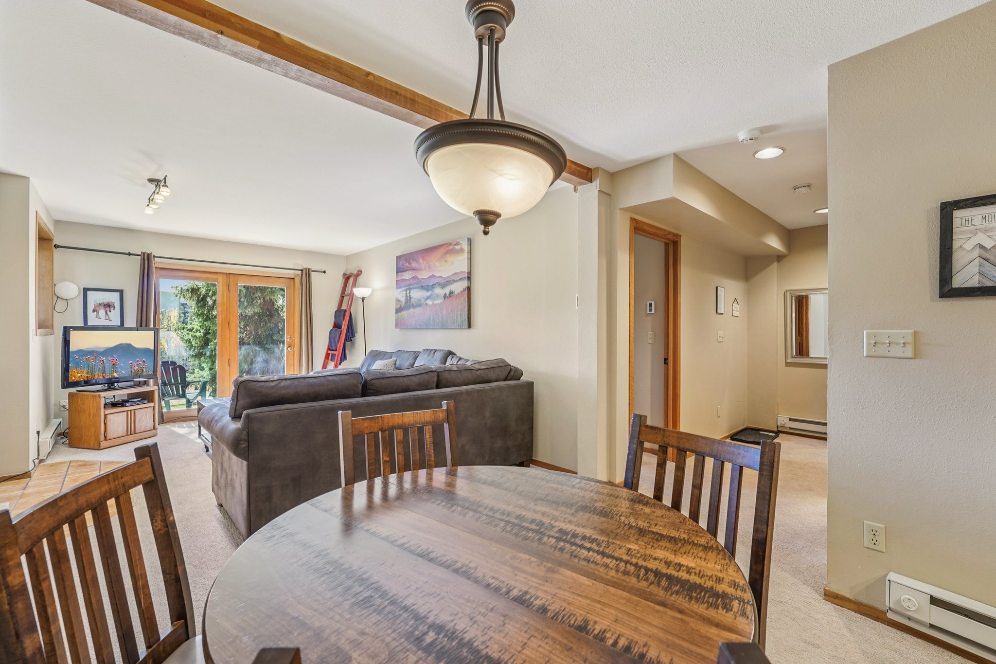 4 O'Clock Rd D1-S0910-009r.jpg
