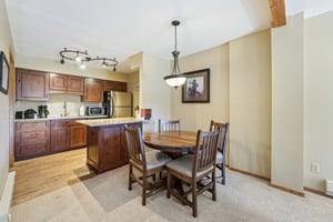 4 O'Clock Rd D1-S0910-007.jpg