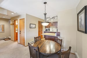 4 O'Clock Rd D1-S0910-008.jpg