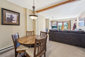4 O'Clock Rd D1-S0910-010.jpg