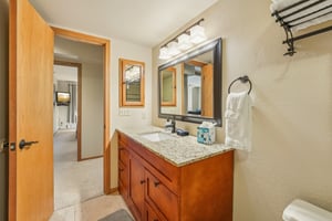 4 O'Clock Rd D1-S0910-014r.jpg
