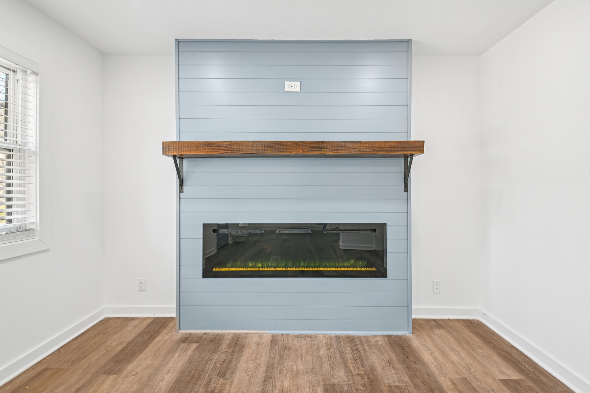 Hall St NW-L2003-006.jpg