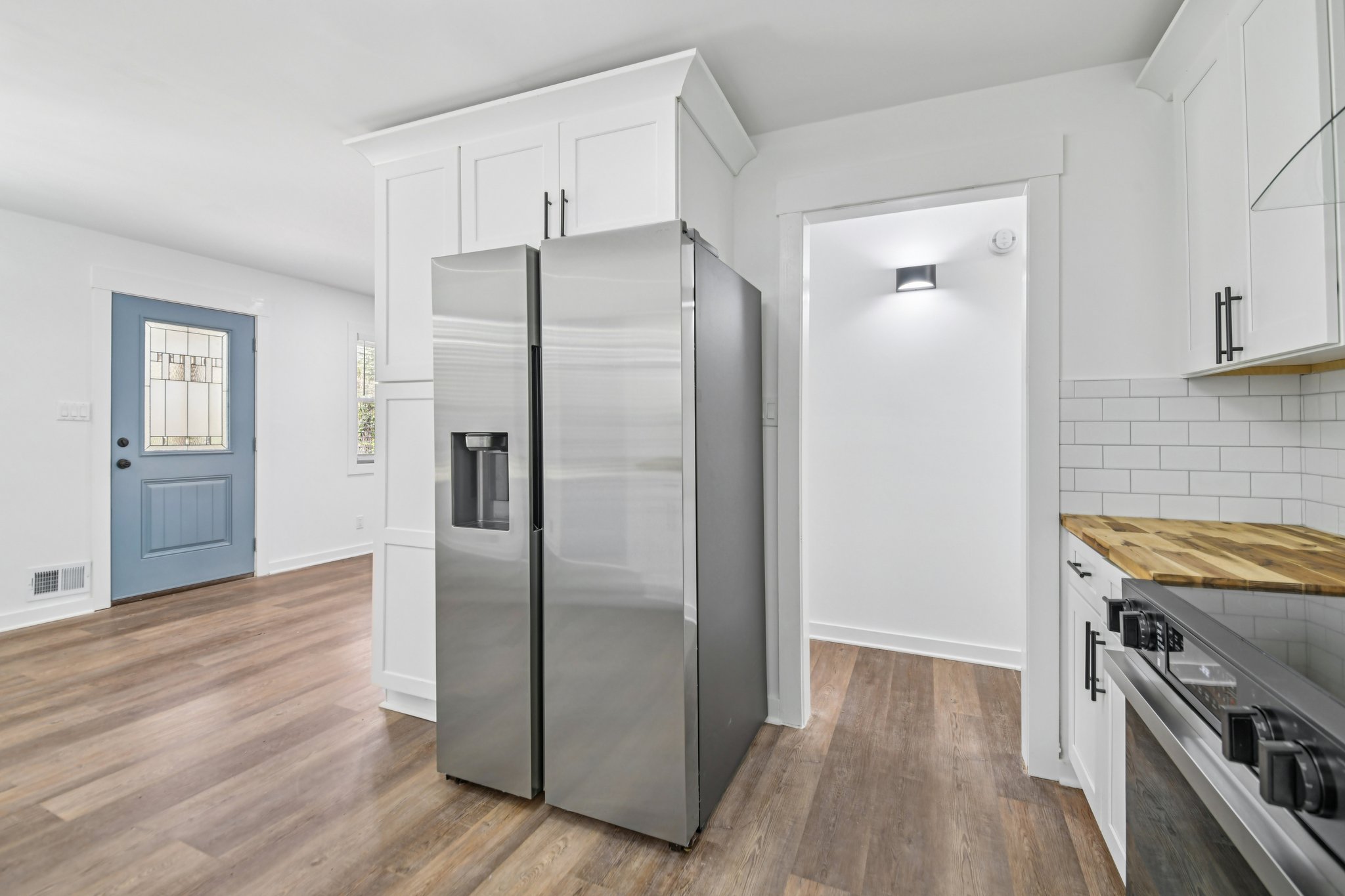 Hall St NW-L2003-017.jpg