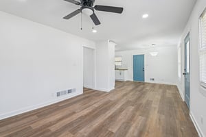 Hall St NW-L2003-008.jpg