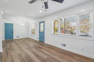 Hall St NW-L2003-009.jpg