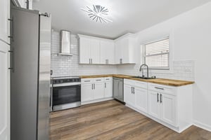 Hall St NW-L2003-014.jpg