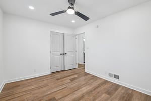 Hall St NW-L2003-020.jpg