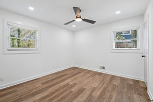 Hall St NW-L2003-024.jpg