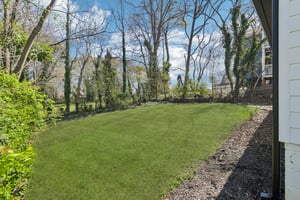 Hall St NW-L2003-028.jpg