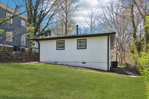 Hall St NW-L2003-029.jpg