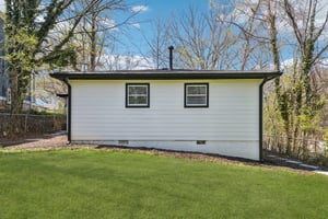 Hall St NW-L2003-030.jpg