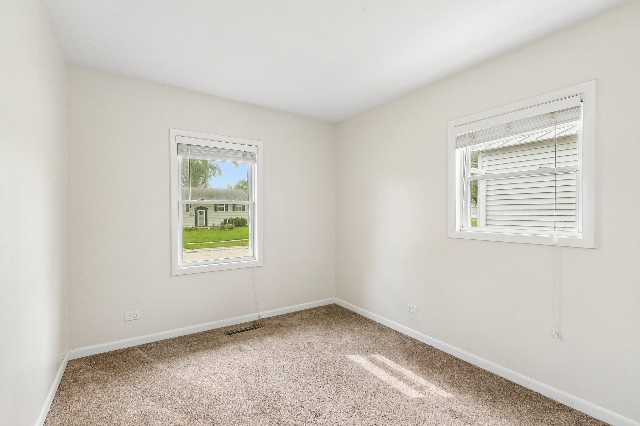 Larkdale Row-S1508-019.jpg