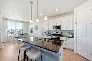 Kitchen/Breakfast Nook
