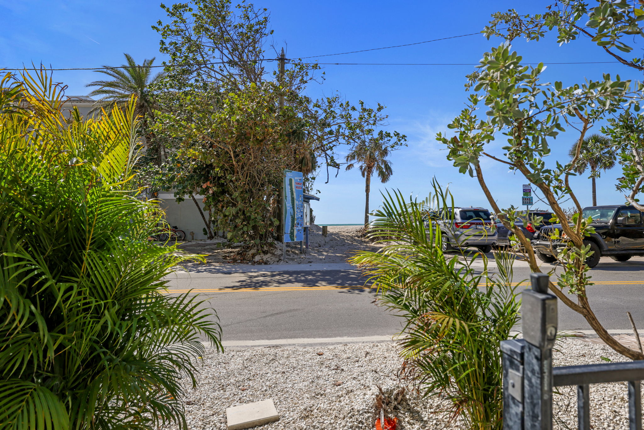 Beach Entrance - 495A4327 (1)