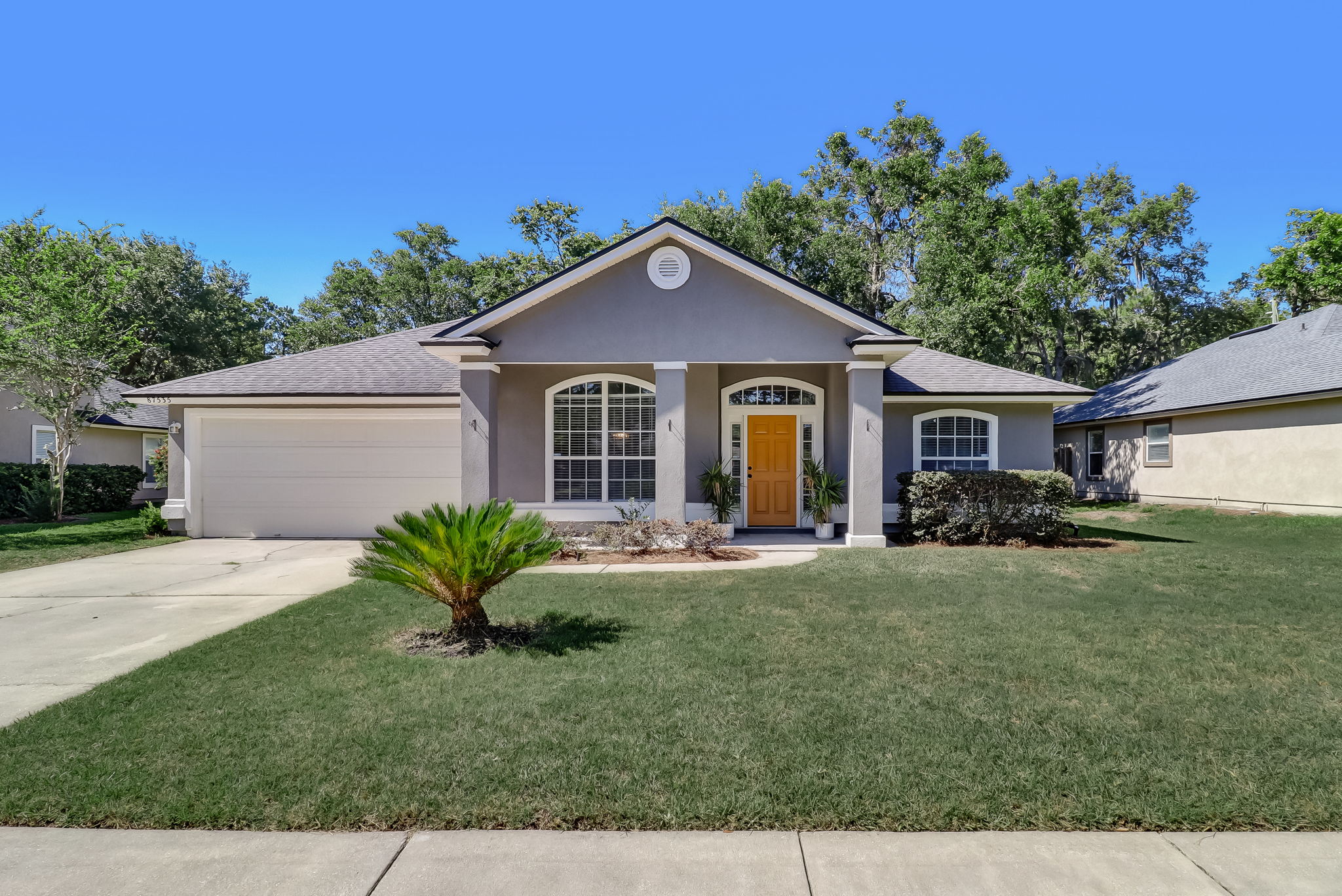 Welcome to 87535 Creekside Drive