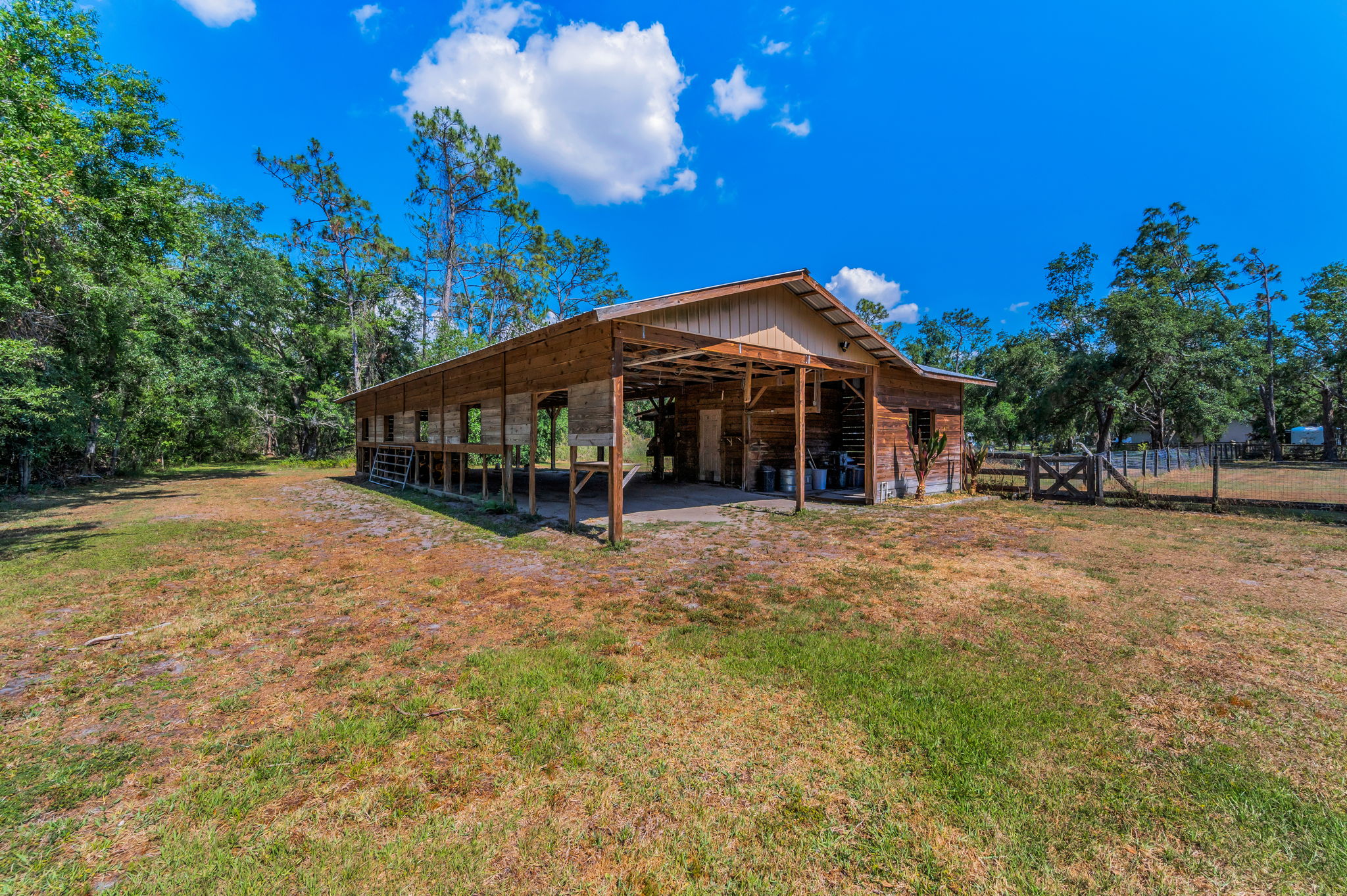 Barn1