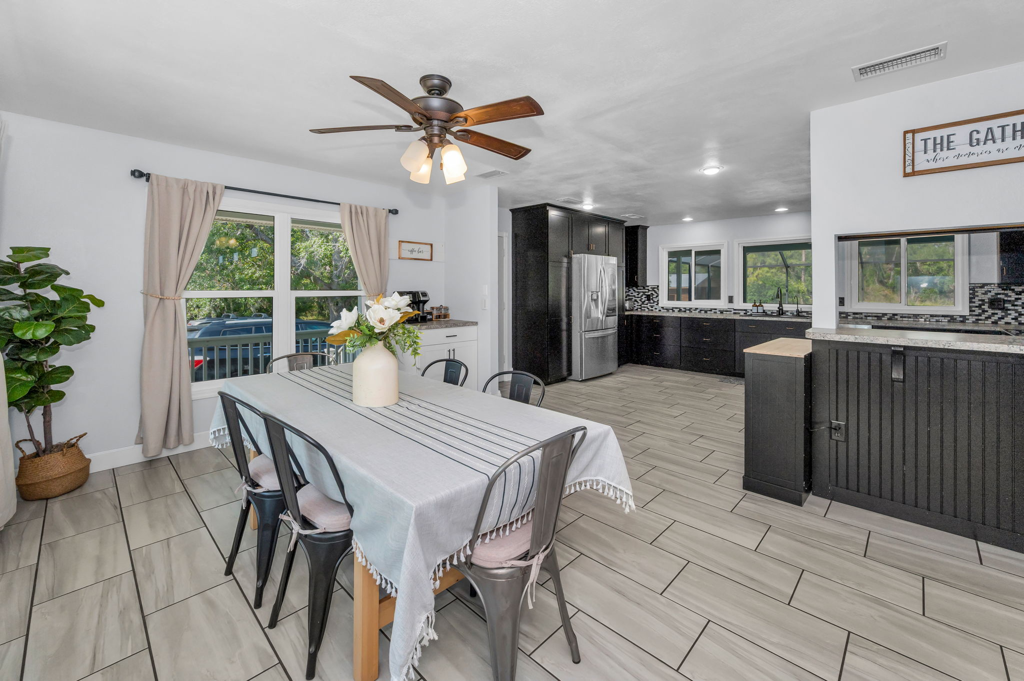 Dining Room3