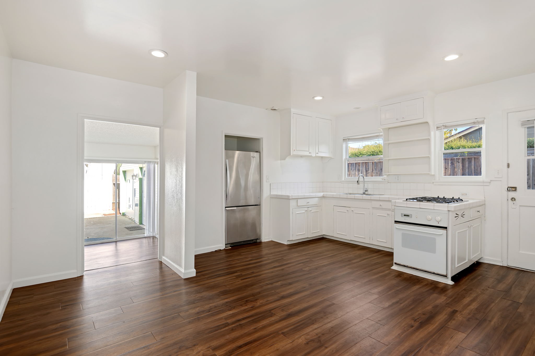 10-Kitchen