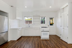 09-Kitchen
