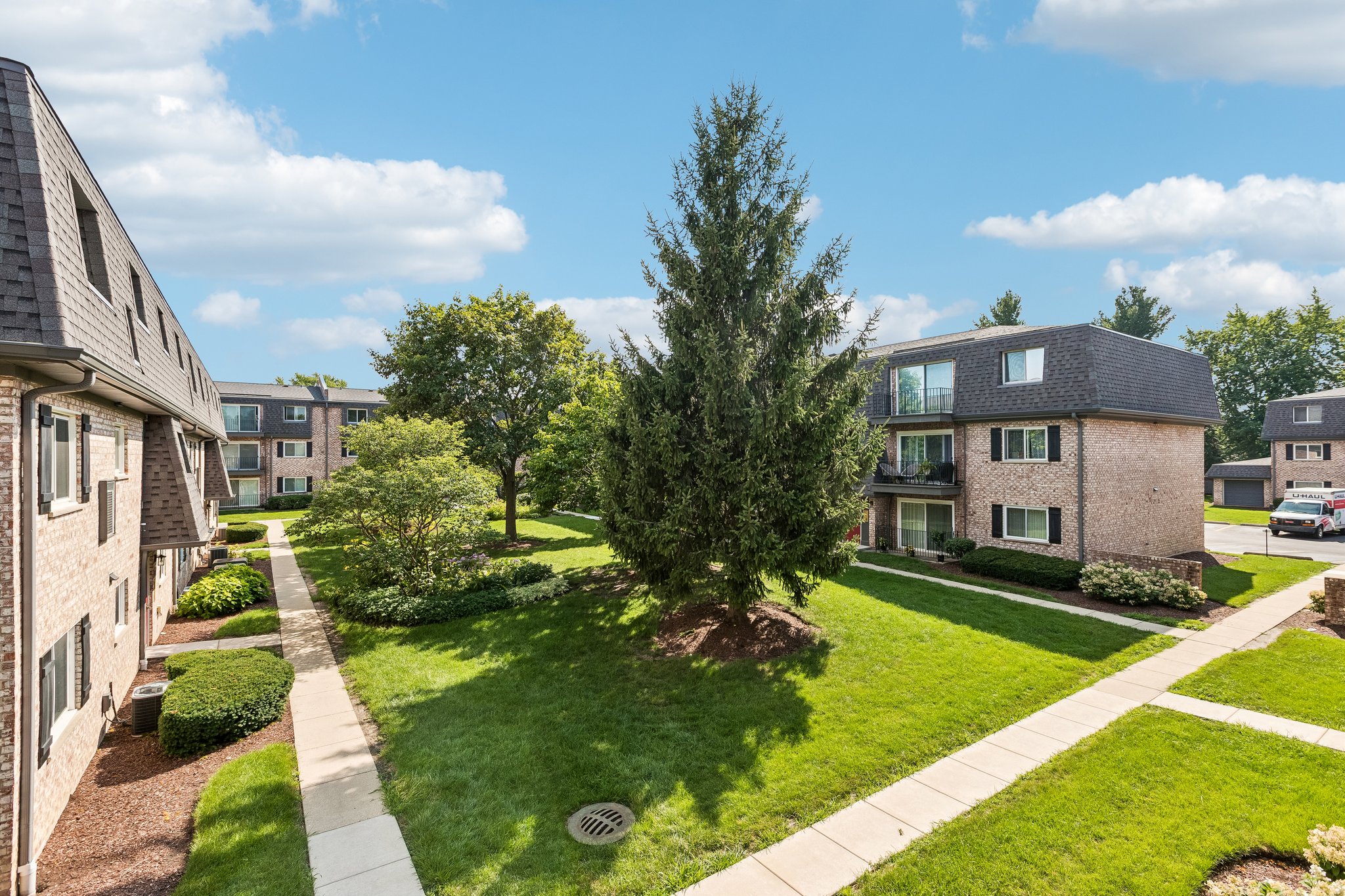 S Plum Grove Rd 208-S0408-003.jpg