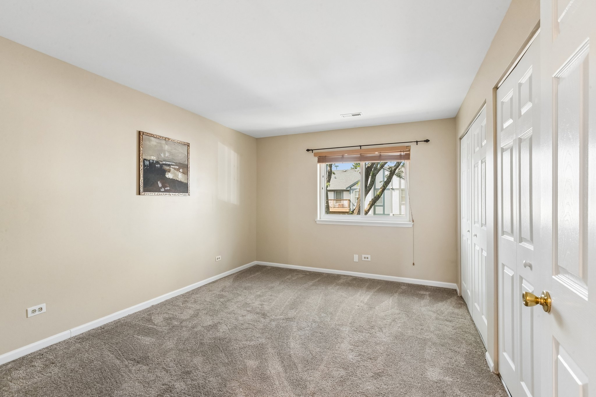 S Plum Grove Rd 208-S0408-021.jpg