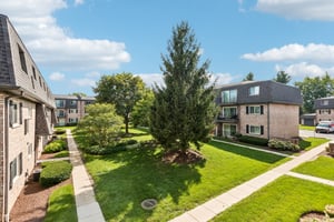 S Plum Grove Rd 208-S0408-003.jpg