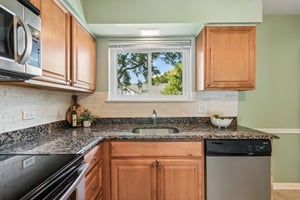 S Plum Grove Rd 208-S0408-017.jpg