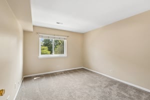 S Plum Grove Rd 208-S0408-018.jpg