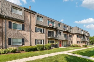 S Plum Grove Rd 208-S0408-026.jpg