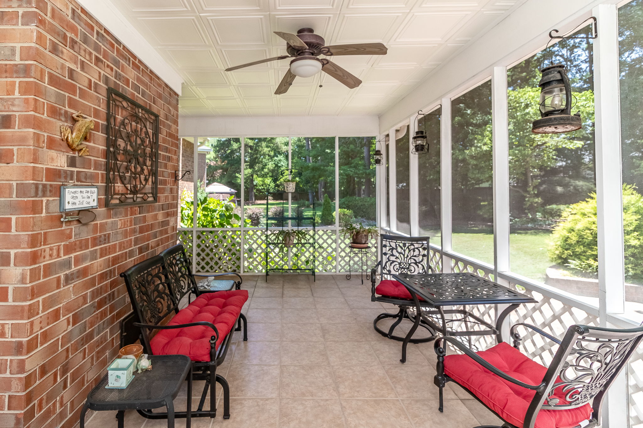 Screened-in Porch