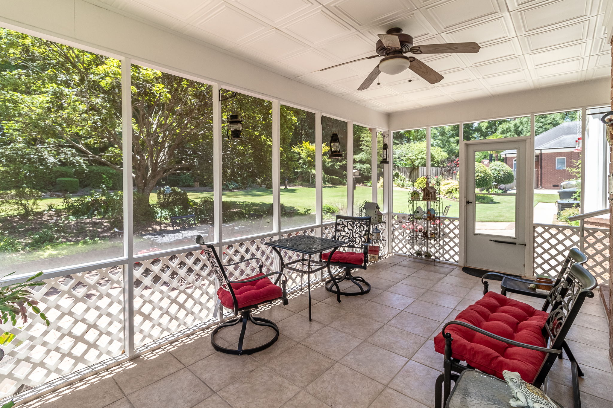 Screened-in Porch