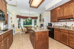 Kitchen/Breakfast Area