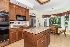 Kitchen/Breakfast Area