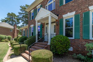 Front Porch/Entrance