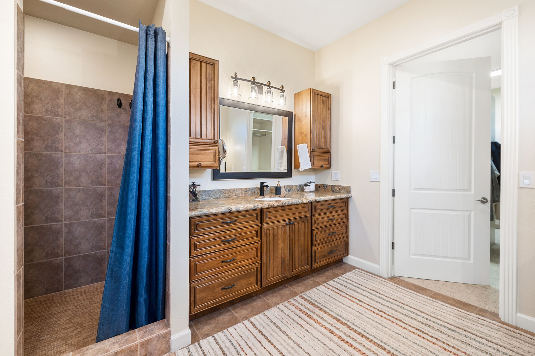 Primary Bathroom (2)