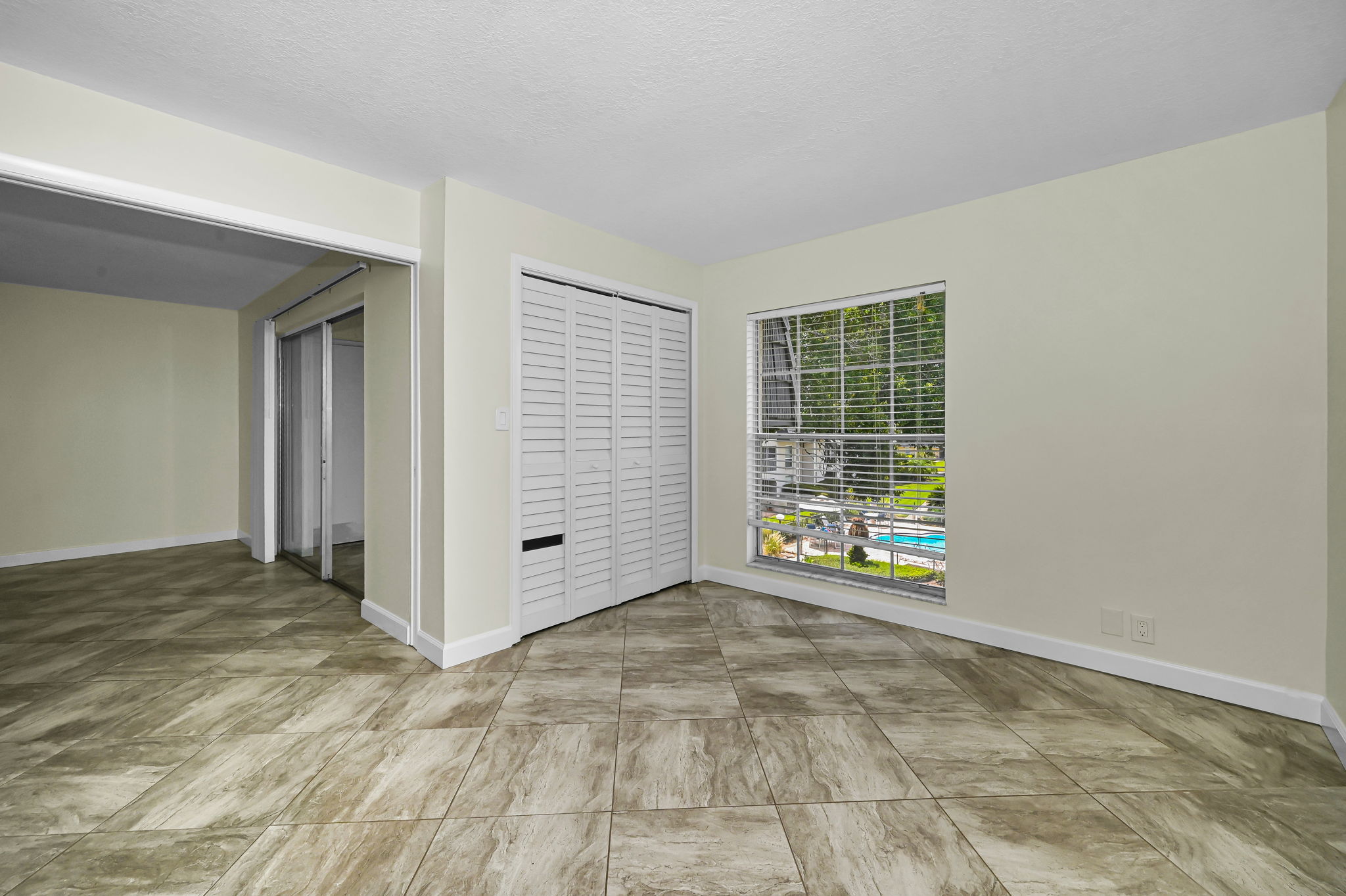 Guest Bedroom2b-e