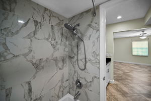 Primary Bathroom1c