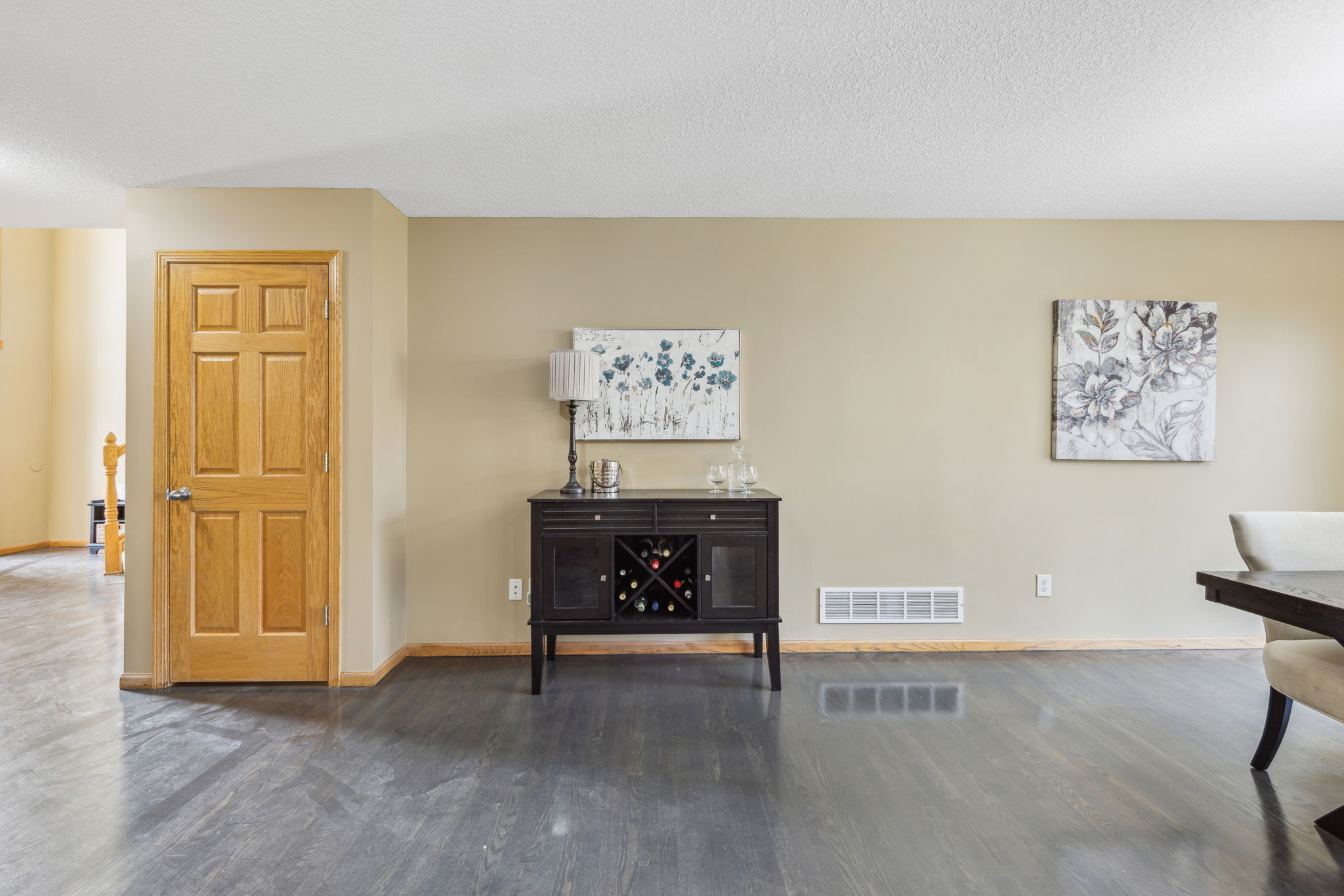 17_Interior