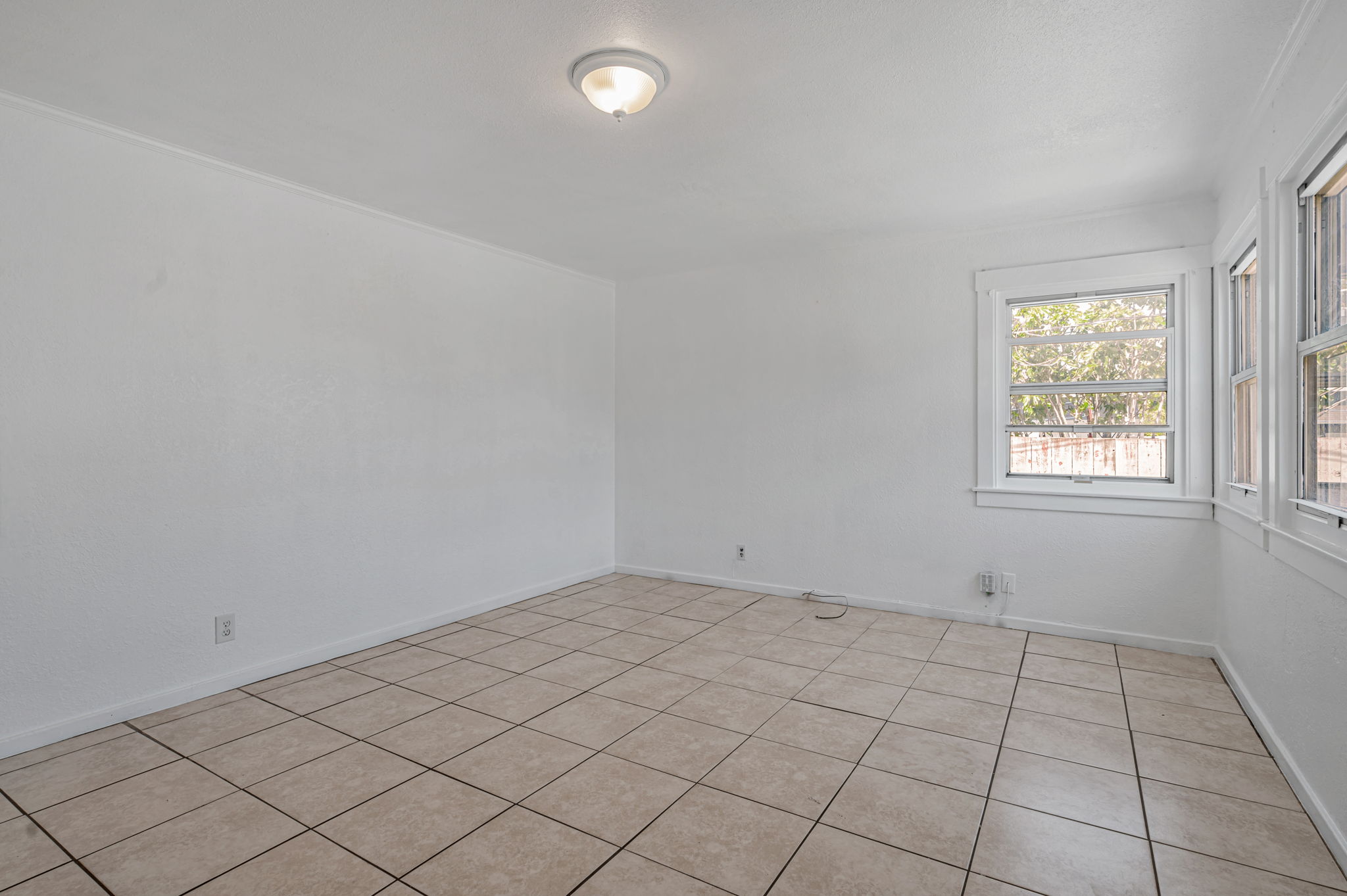 006_877 6th Ave  San Bruno