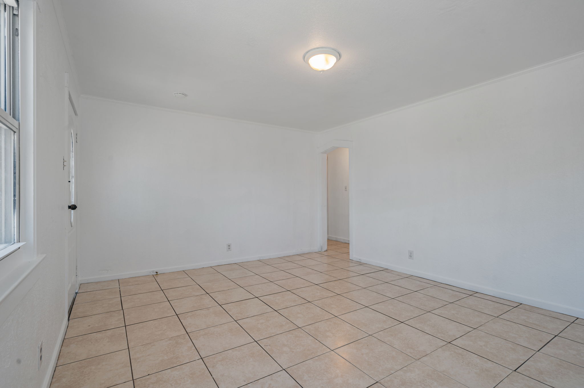 009_877 6th Ave  San Bruno