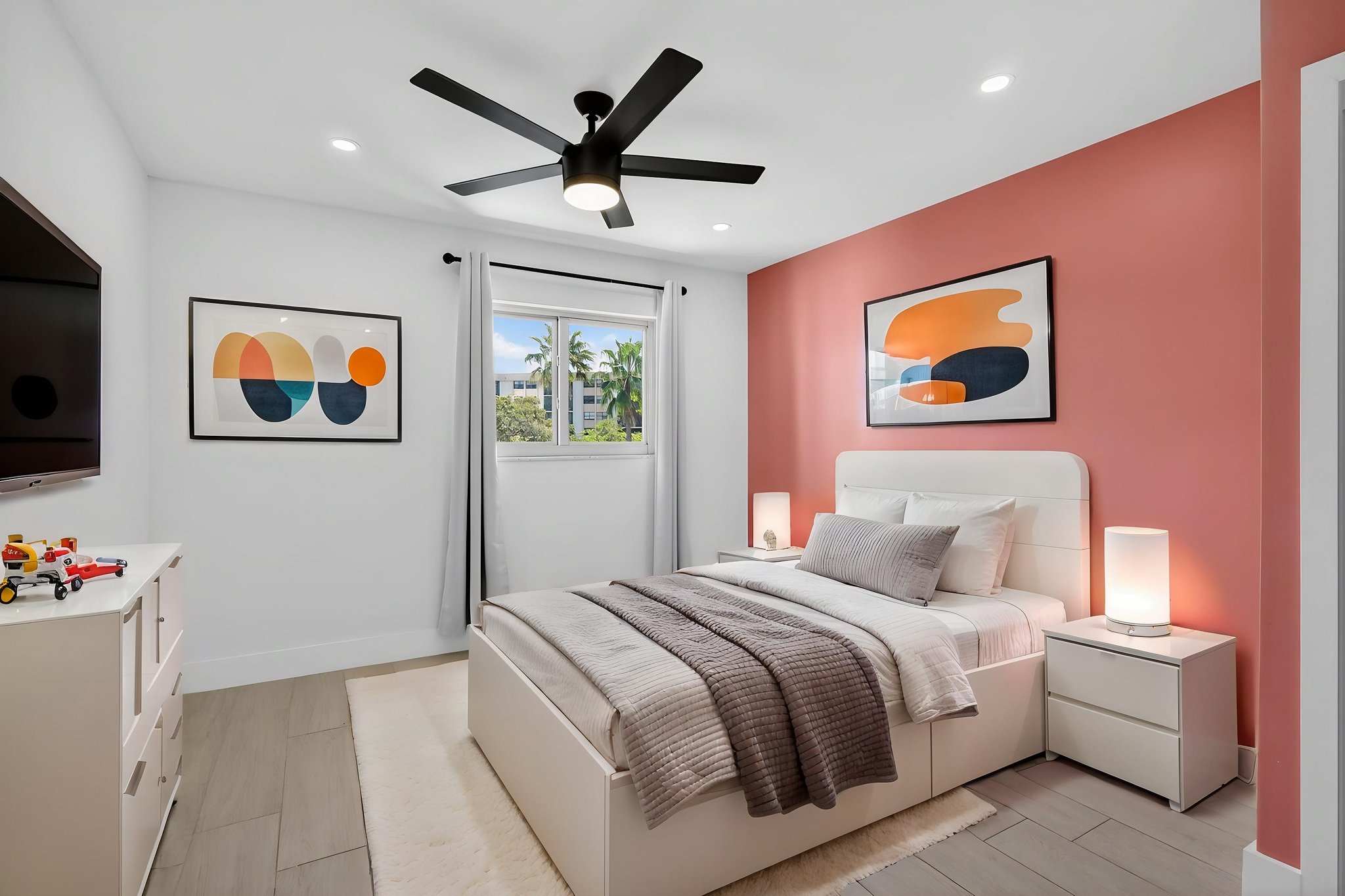 8H3A5839 virtually staged.jpeg