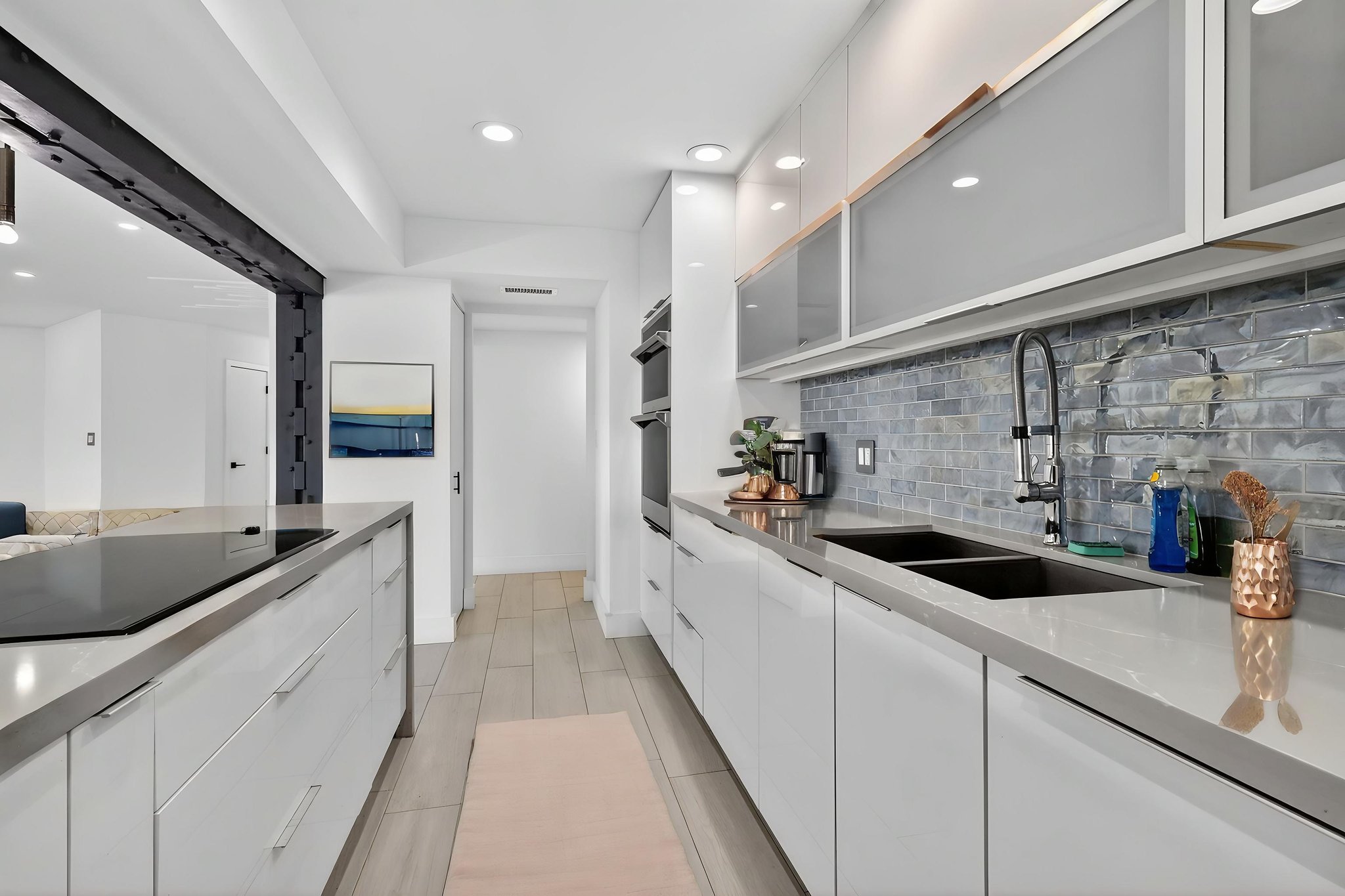 8H3A5819 virtually staged.jpeg