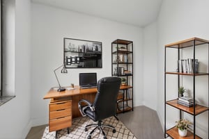 8H3A5939 virtually staged.jpeg