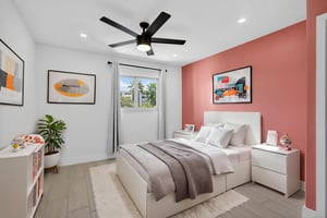 8H3A5839 virtually staged.jpeg