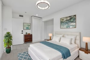 8H3A5831 virtually staged.jpeg