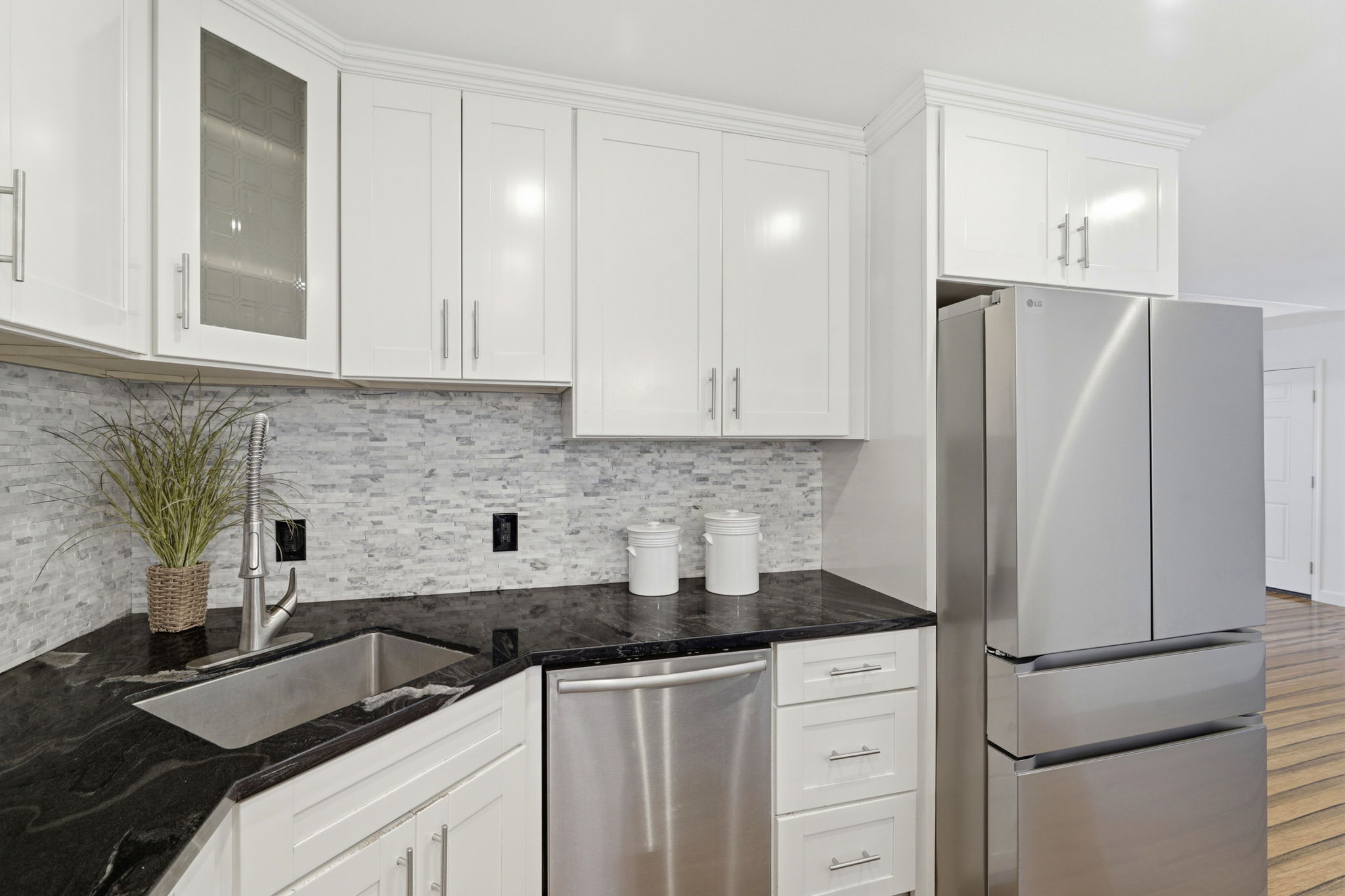 016_F8_877 Renton Ct